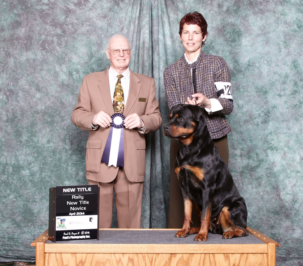 Rottweiler Takoda earns her Rally Novice Title at the 2014 - ARC National Specialty Rottweiler Takoda earns her Rally Novice Title at the 2014 - ARC National Specialty